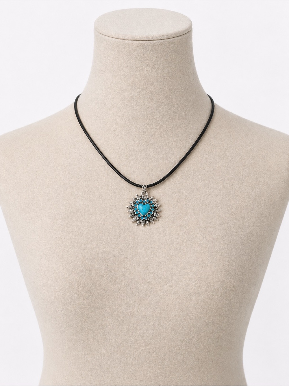 NWOT Turquoise Heart Sun Pendant Necklace